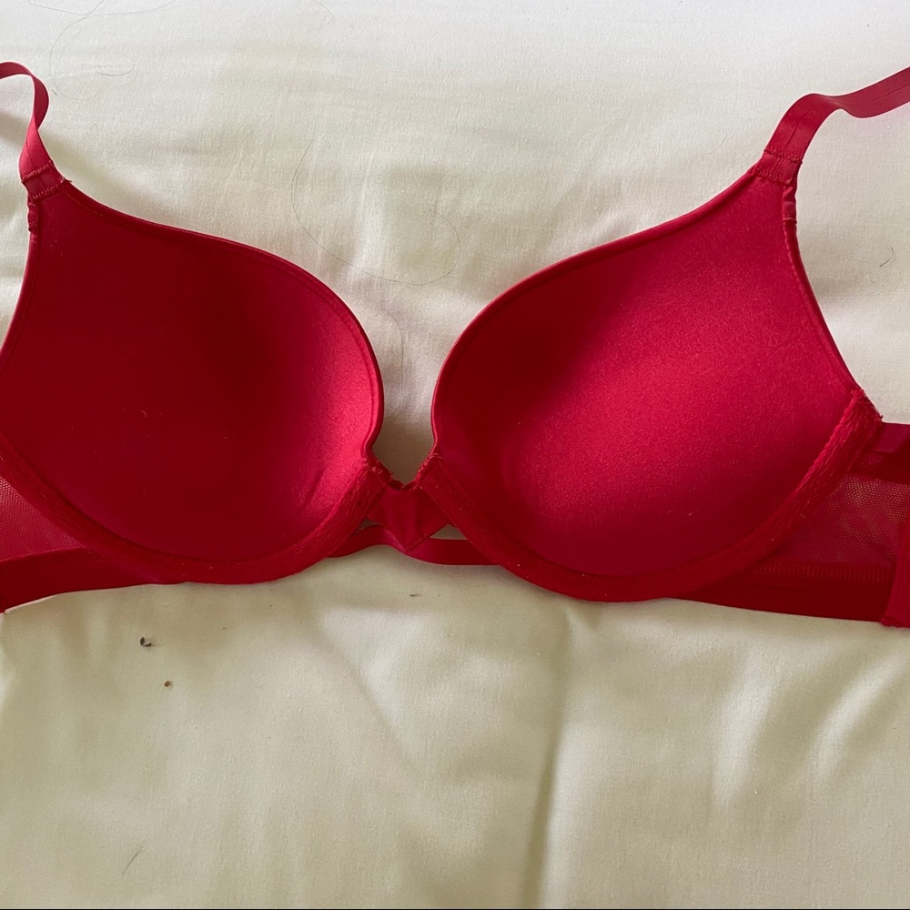 LIKE NEW VERY SEXY PUSH-UP BRA - Picture 6 of 7